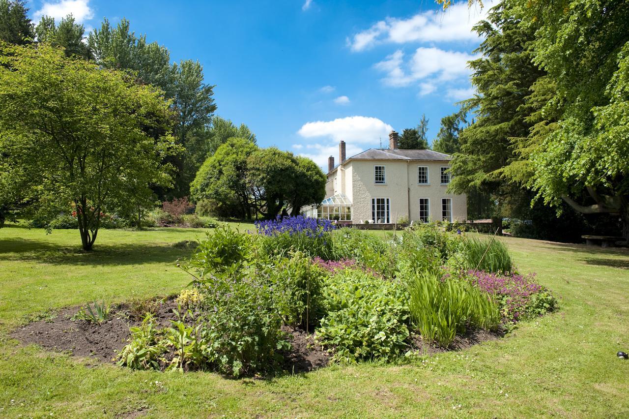 The Old Rectory Bed And Breakfast ลุดโลว์ ภายนอก รูปภาพ